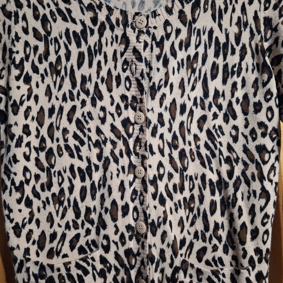 Leopard Print Women's Sweater Size M - Picture 2 of 7